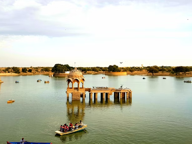 Gadisar Lake